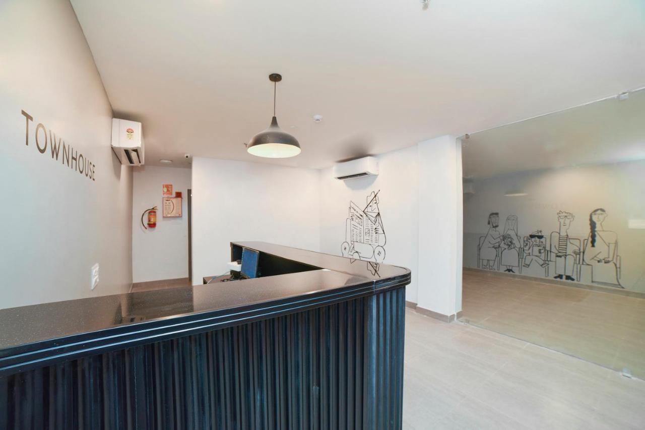 Vaccinated Staff- Oyo Townhouse 384 Nk Hotels Dispur Zewnętrze zdjęcie