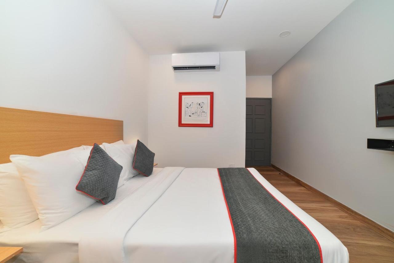 Vaccinated Staff- Oyo Townhouse 384 Nk Hotels Dispur Zewnętrze zdjęcie