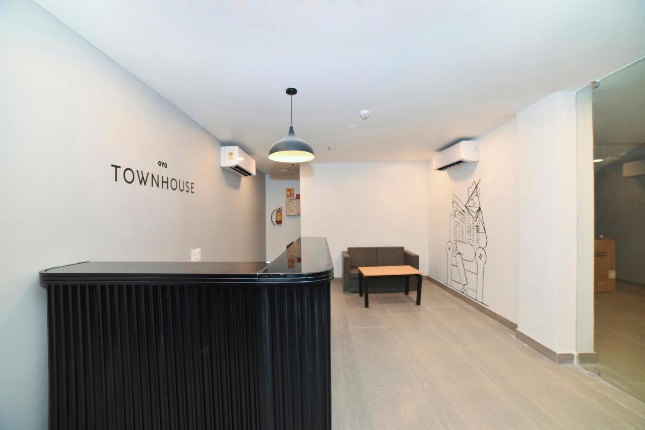 Vaccinated Staff- Oyo Townhouse 384 Nk Hotels Dispur Zewnętrze zdjęcie